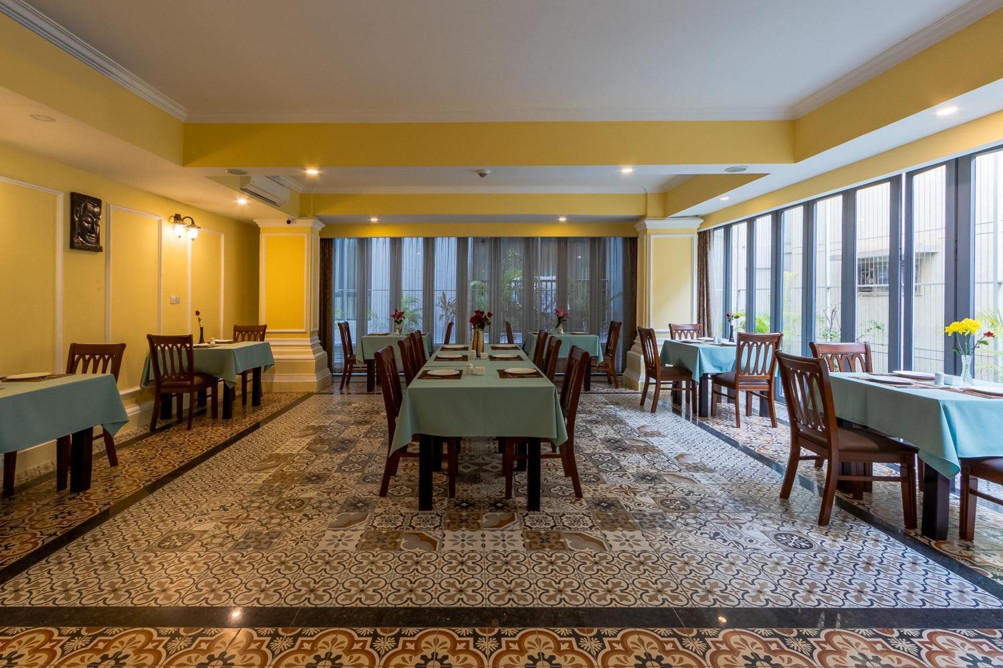 Arison Hotel พนมเปญ ภายนอก รูปภาพ